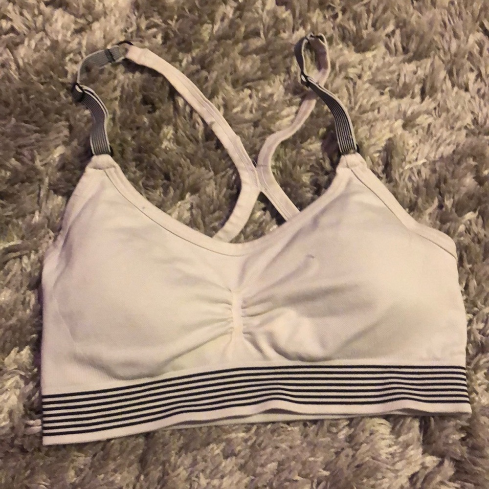 sports bra
